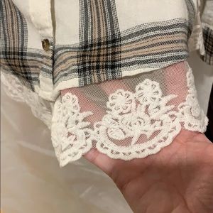 Hollister Tops - 🍁Hollister lace trimmed flannel button down sz L Hollister Tops - 🍁Hollister lace trimmed flannel button down sz L